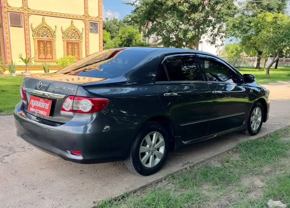 2011 Toyota Corolla Altis X (E140) 2