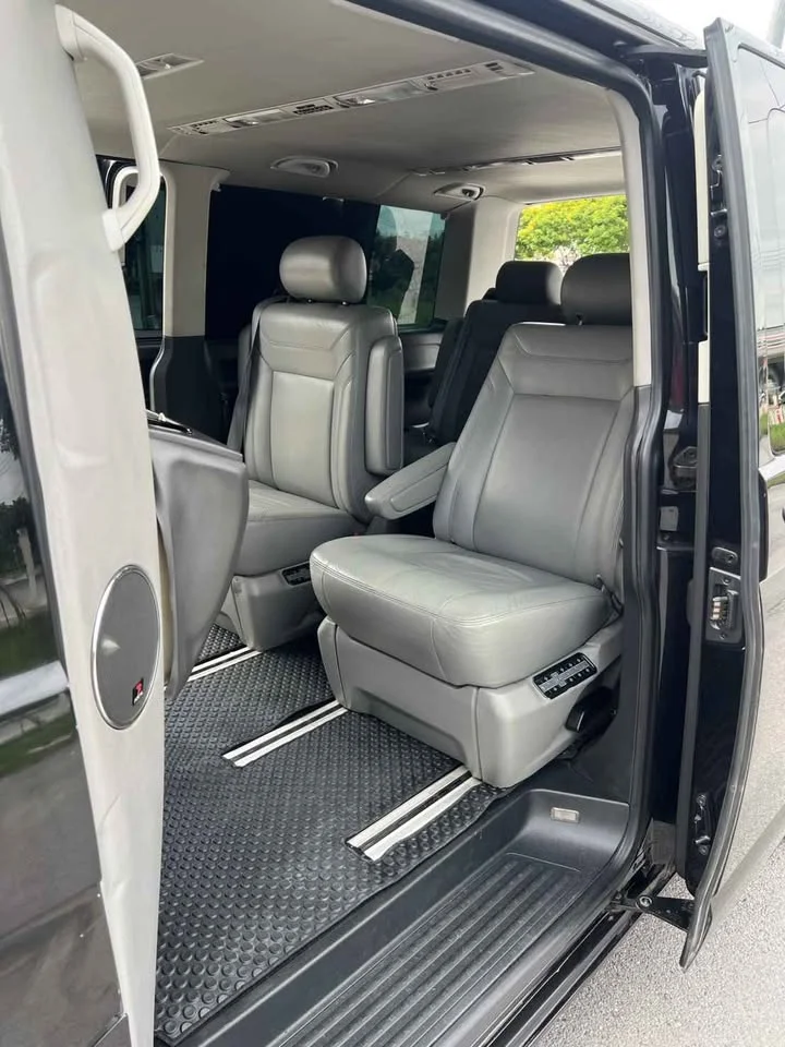 2012 Volkswagen Caravelle T5 2