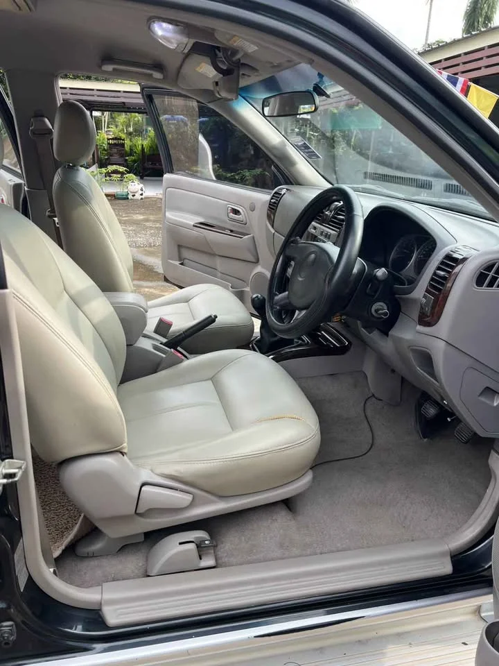 2006 Isuzu MU-7 2