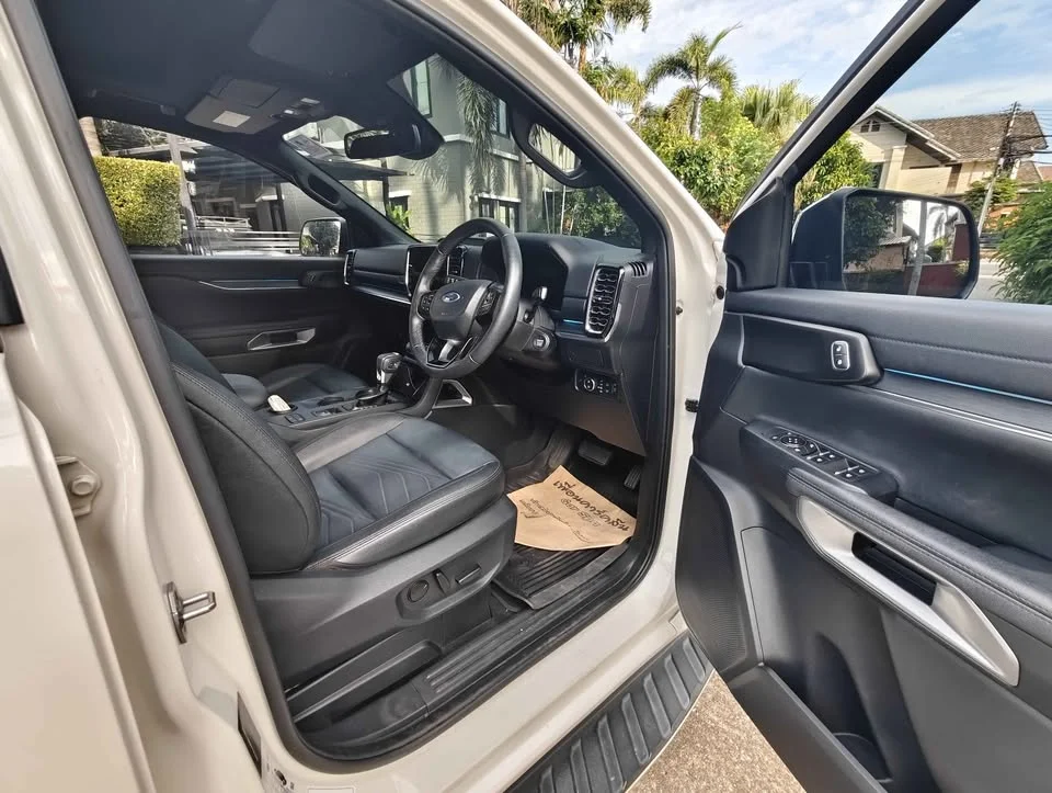 2023 Ford Everest III 2