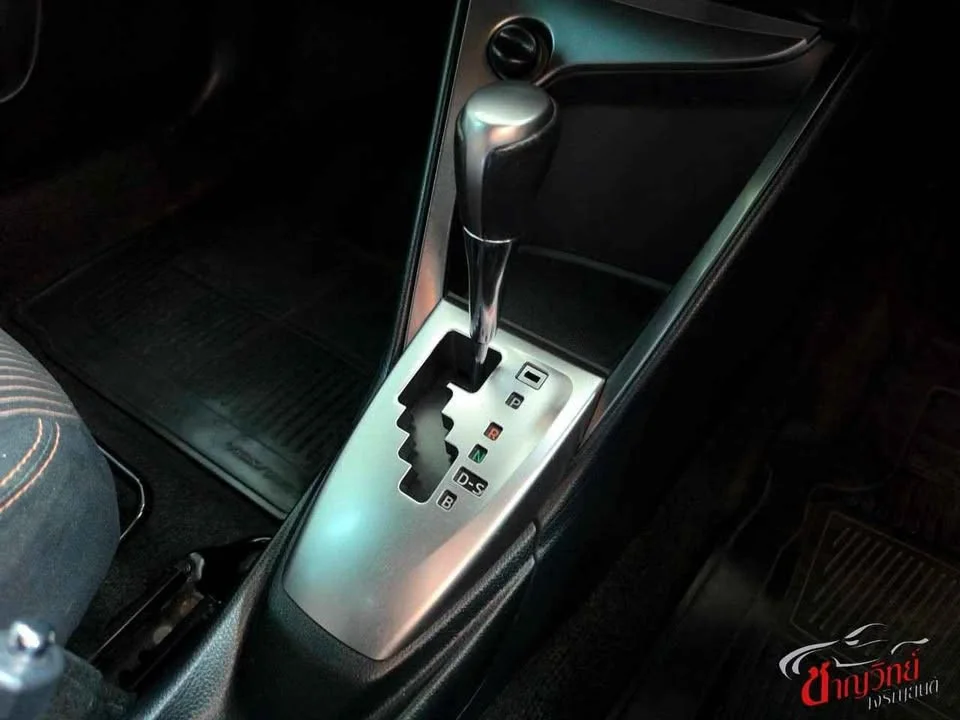 2015 Toyota Yaris III 2
