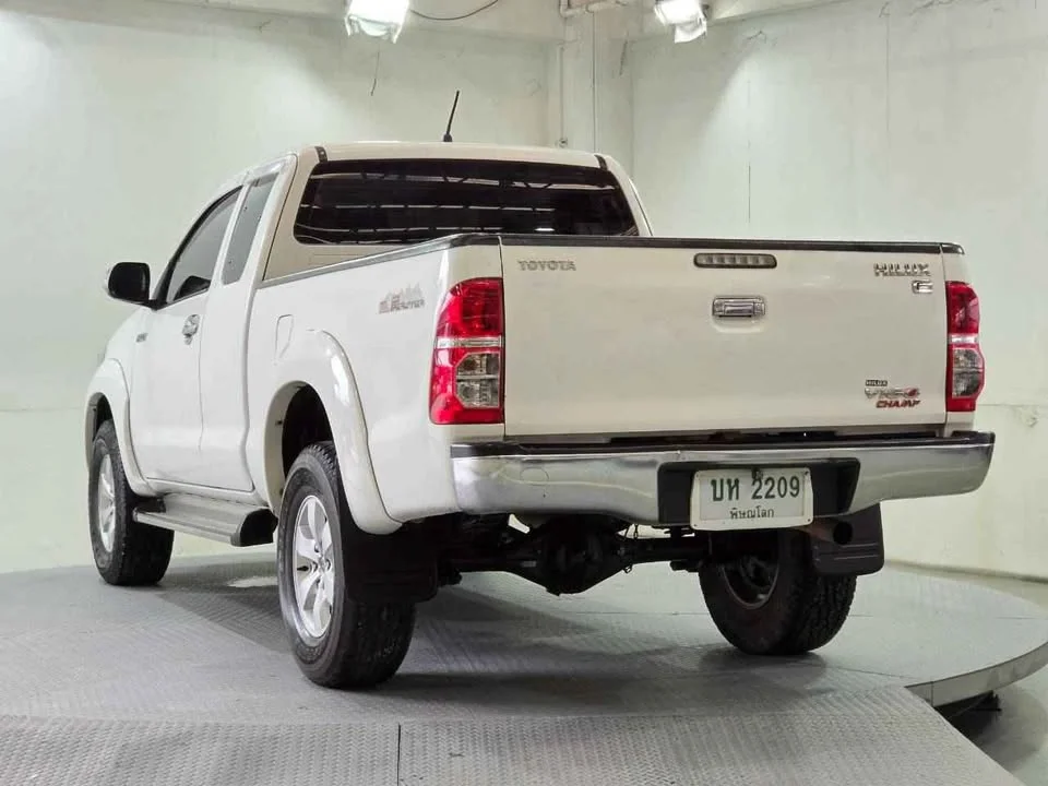 2015 Toyota Hilux VII 3