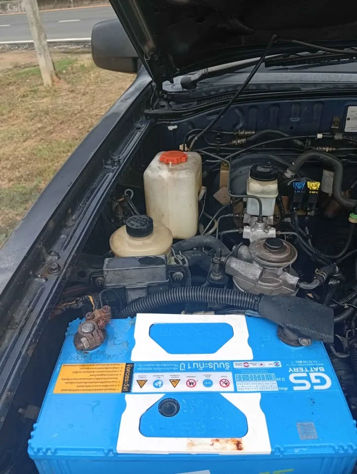2001 Mazda 2500 Fighter V 3