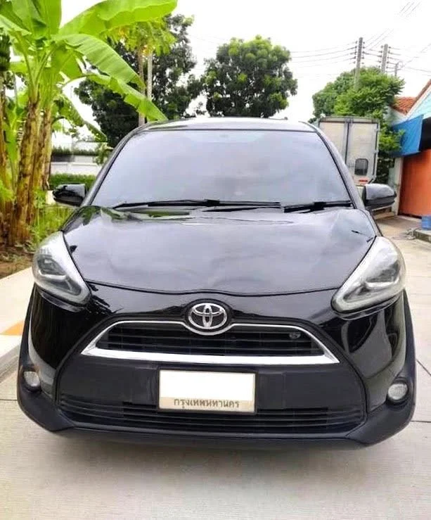 2017 Toyota Sienta II 3