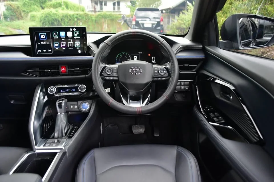 2023 Toyota Yaris Cross AC200 3