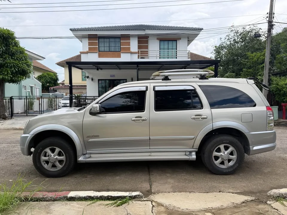 2007 Isuzu MU-7 2