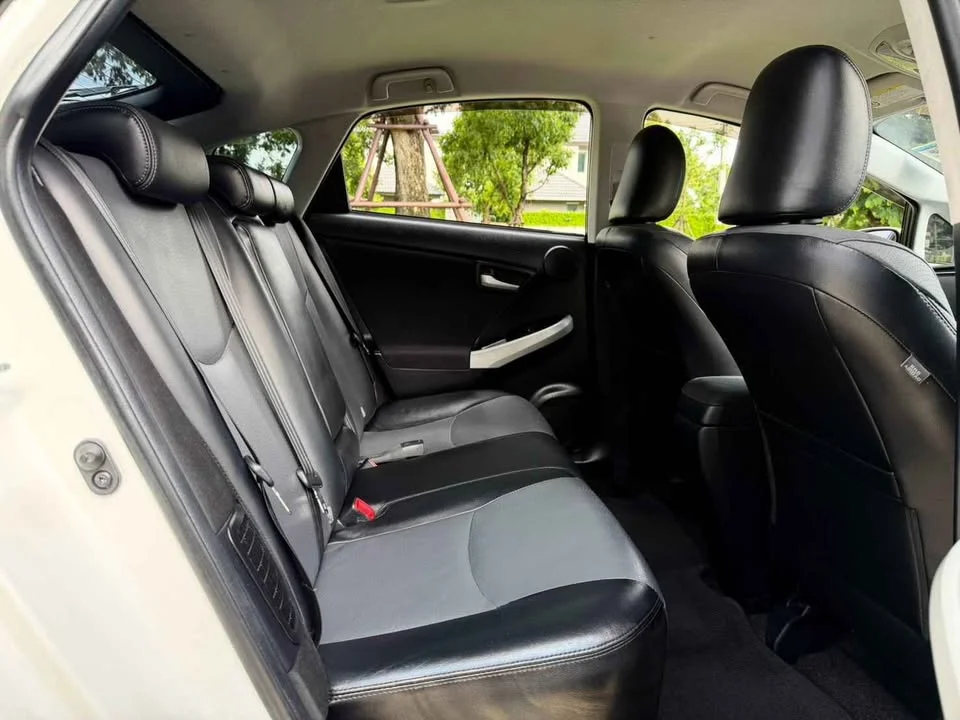 2013 Toyota Prius III 3