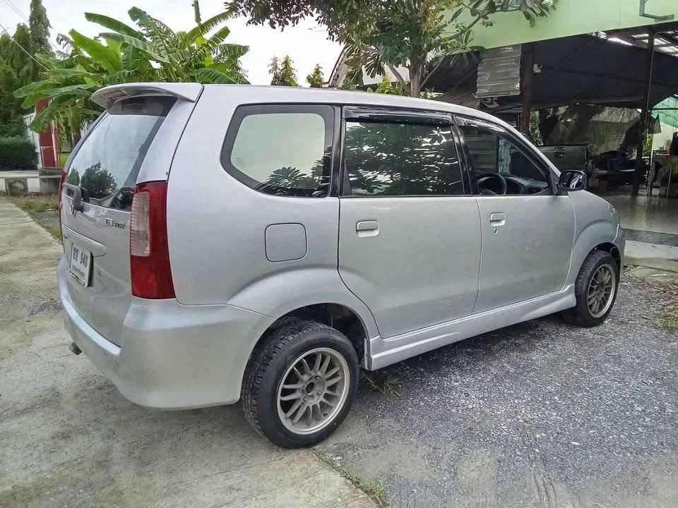2005 Toyota Avanza I 3