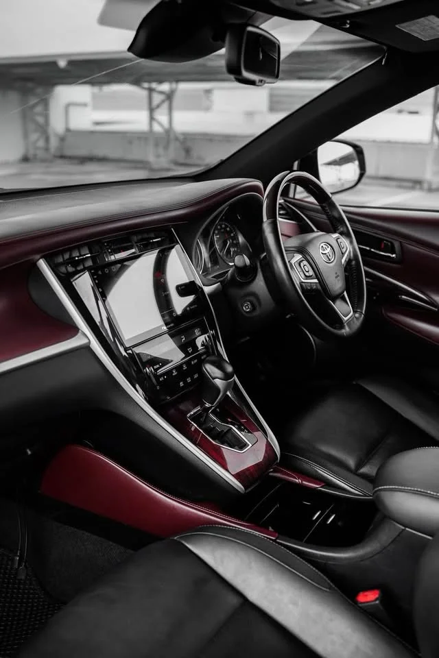 2015 Toyota Harrier III 3