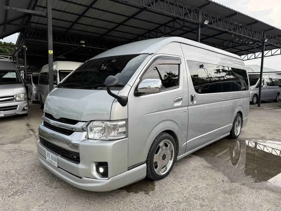 2009 Toyota Commuter V (H200) 3