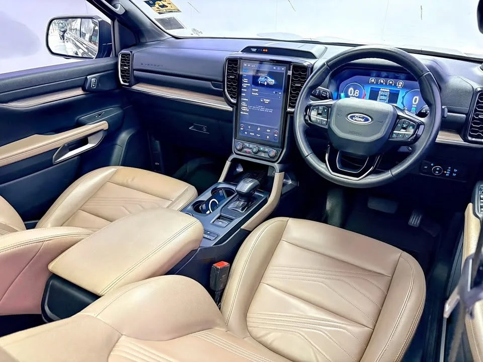 2023 Ford Everest III 3