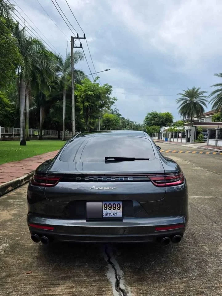 2017 Porsche Panamera II 2