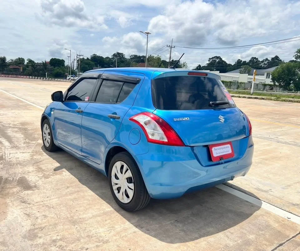 2014 Suzuki Swift II 3