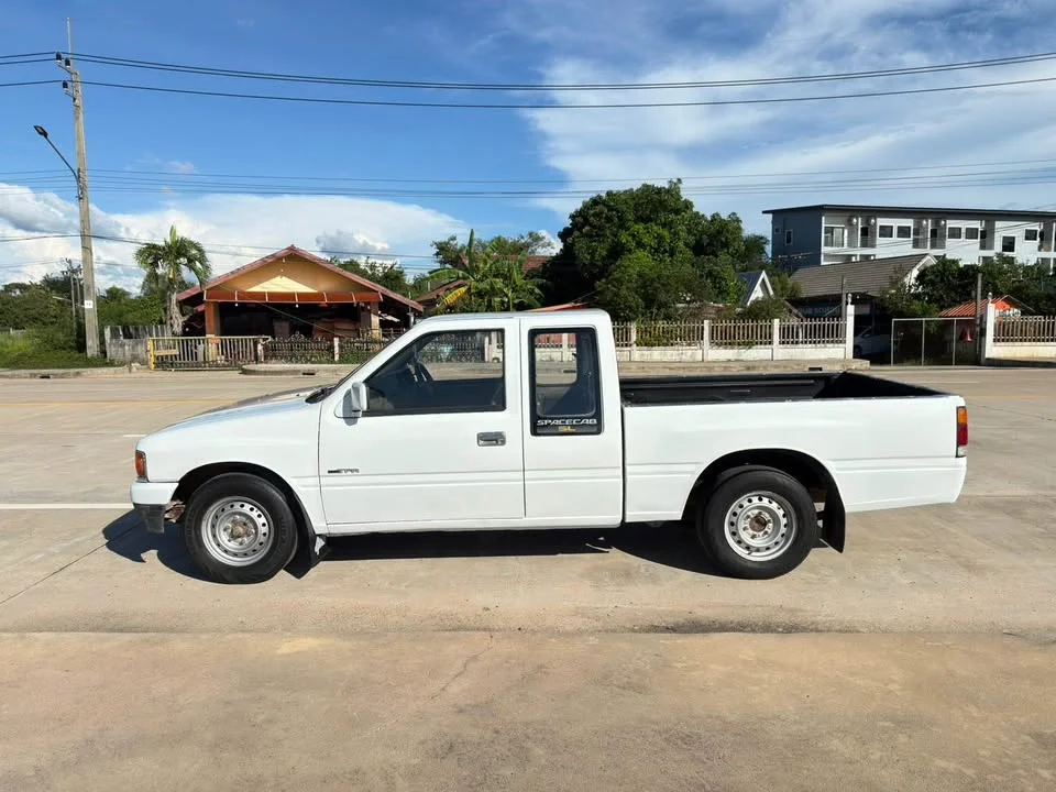 1993 Isuzu TFR III 2