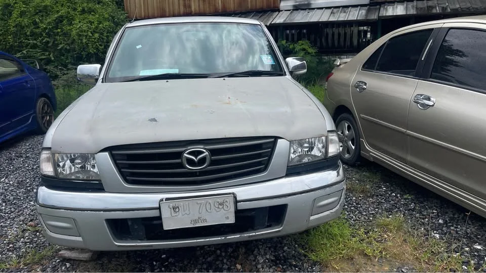 2004 Mazda 2500 Fighter V 2