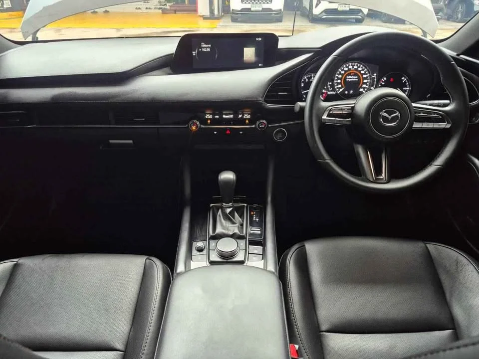 2019 Mazda 3 IV 2