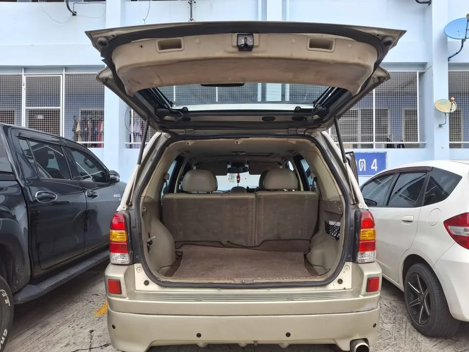 2005 Ford Escape I 3