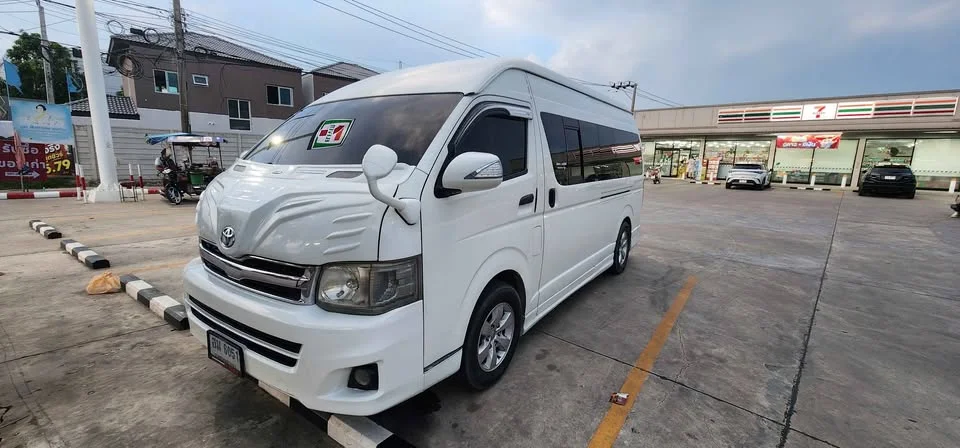2009 Toyota Commuter V (H200) 2