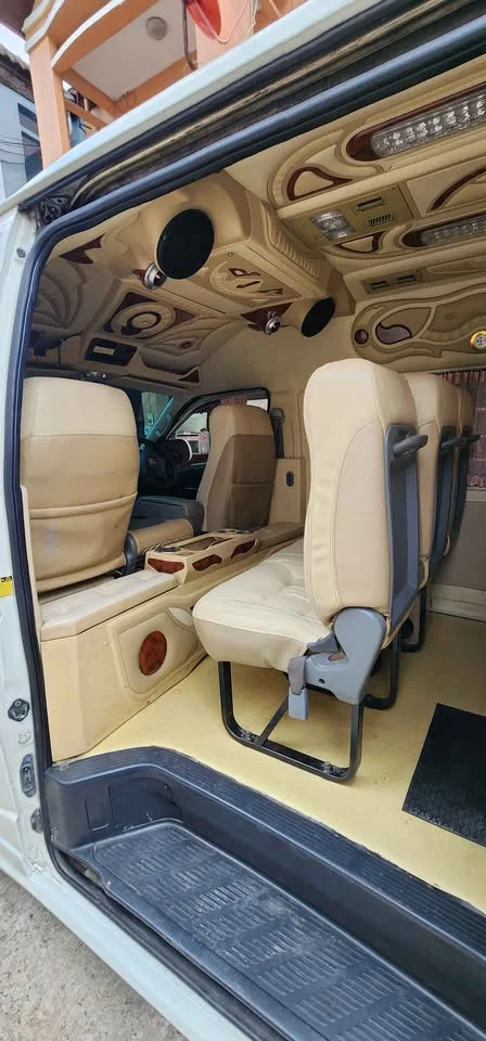2009 Toyota Commuter V (H200) 3