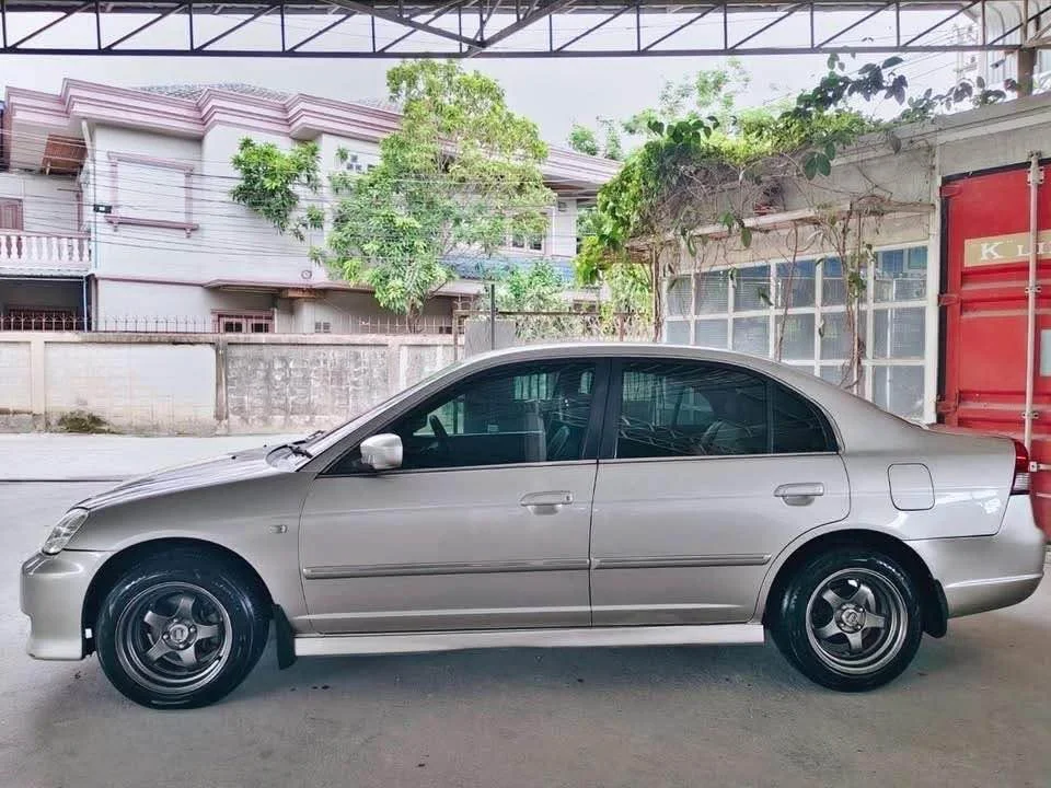 2003 Honda Civic VII 3
