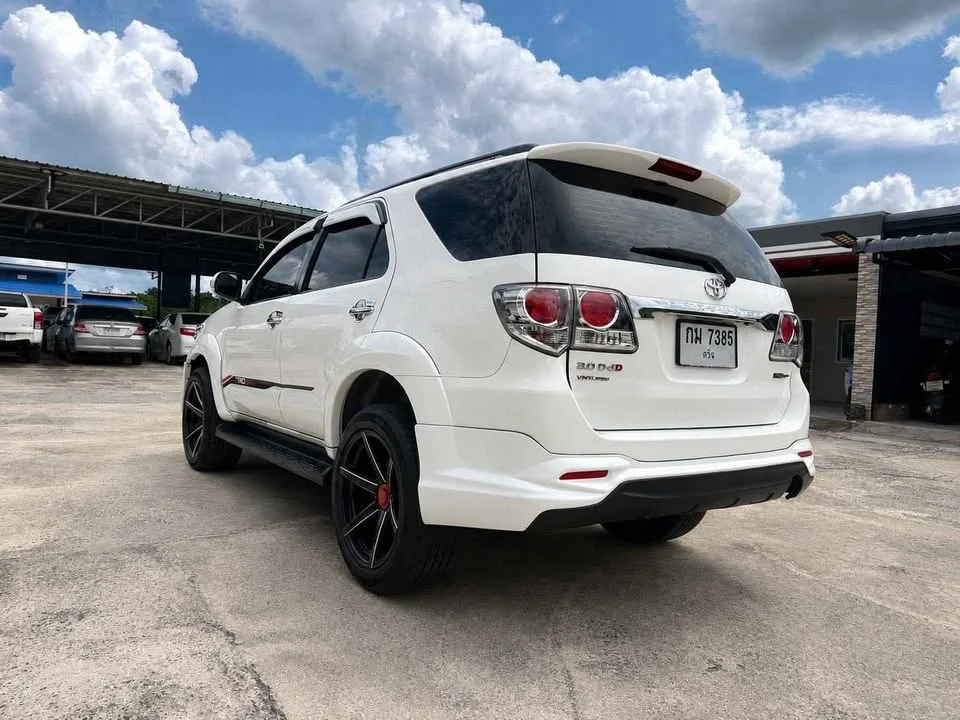 2013 Toyota Fortuner I 2