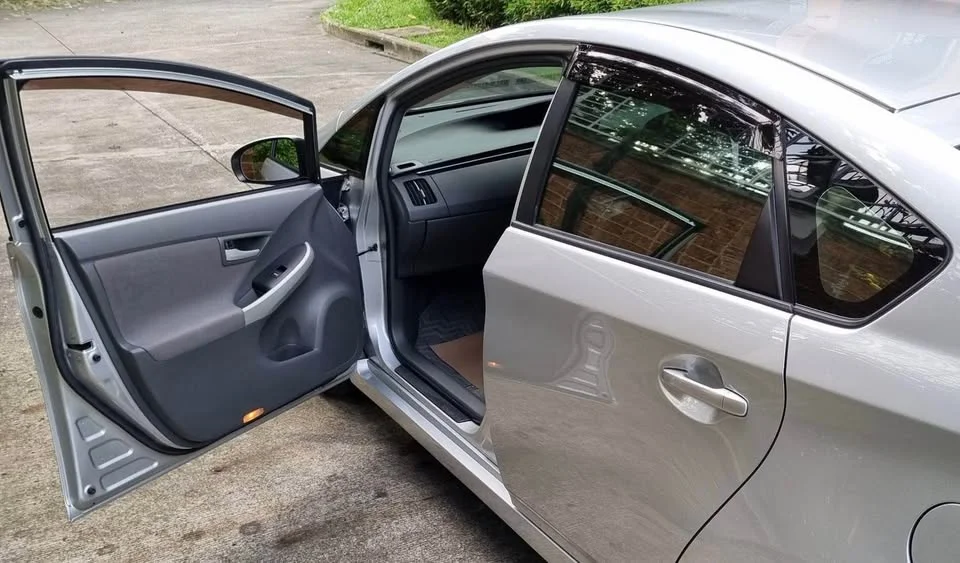 2011 Toyota Prius III 3