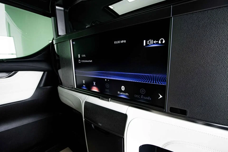 2021 Lexus LM I 3