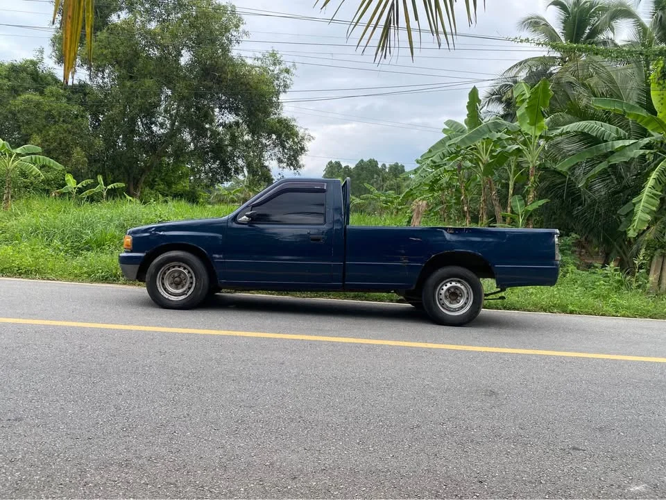 1995 Isuzu TFR III 3