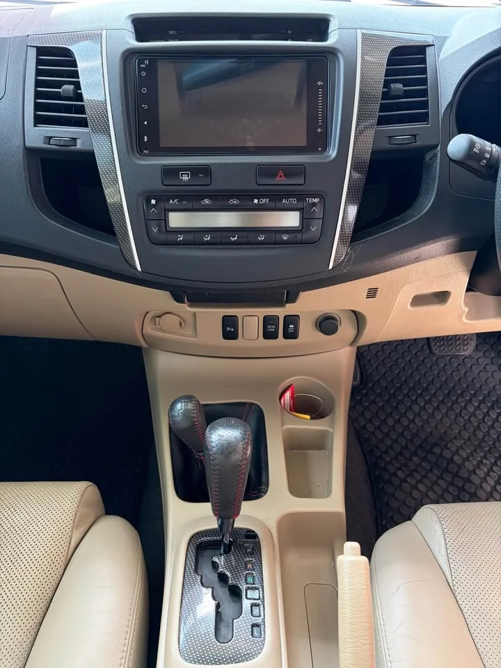 2010 Toyota Fortuner I 2