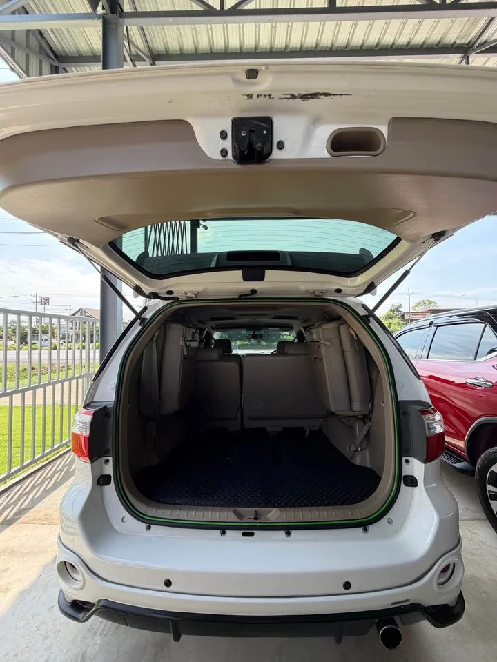 2010 Toyota Fortuner I 3
