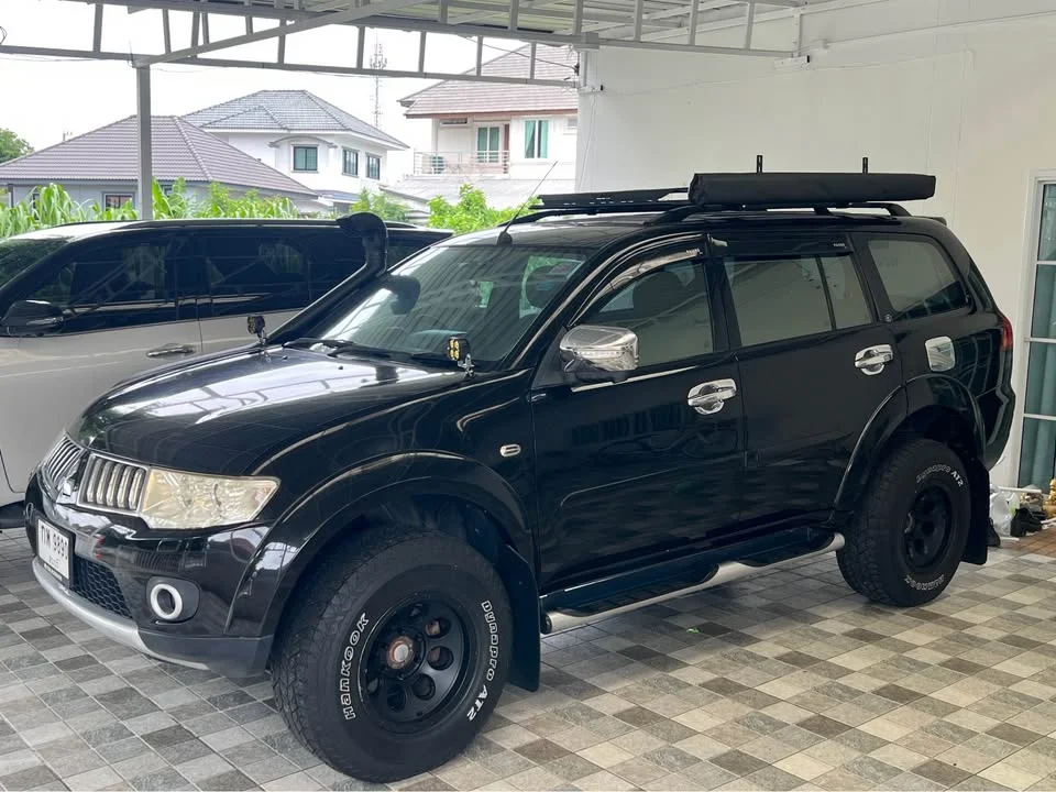 2011 Mitsubishi Pajero Sport II 2