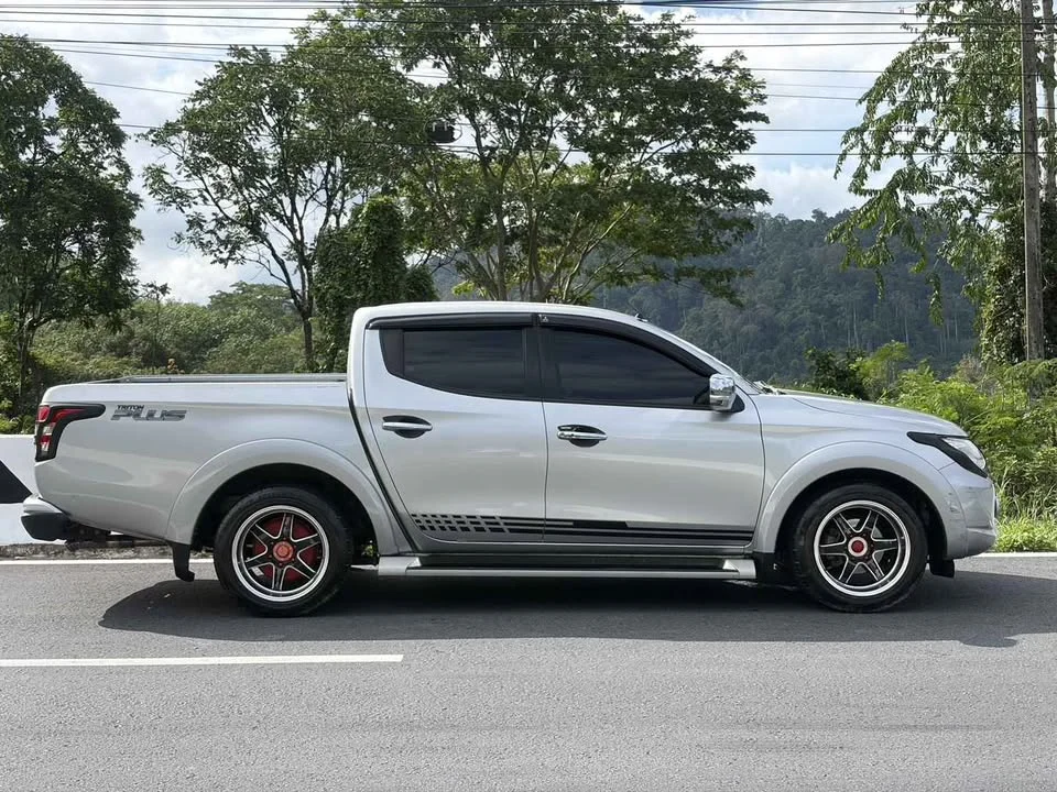2016 Mitsubishi Triton V 2