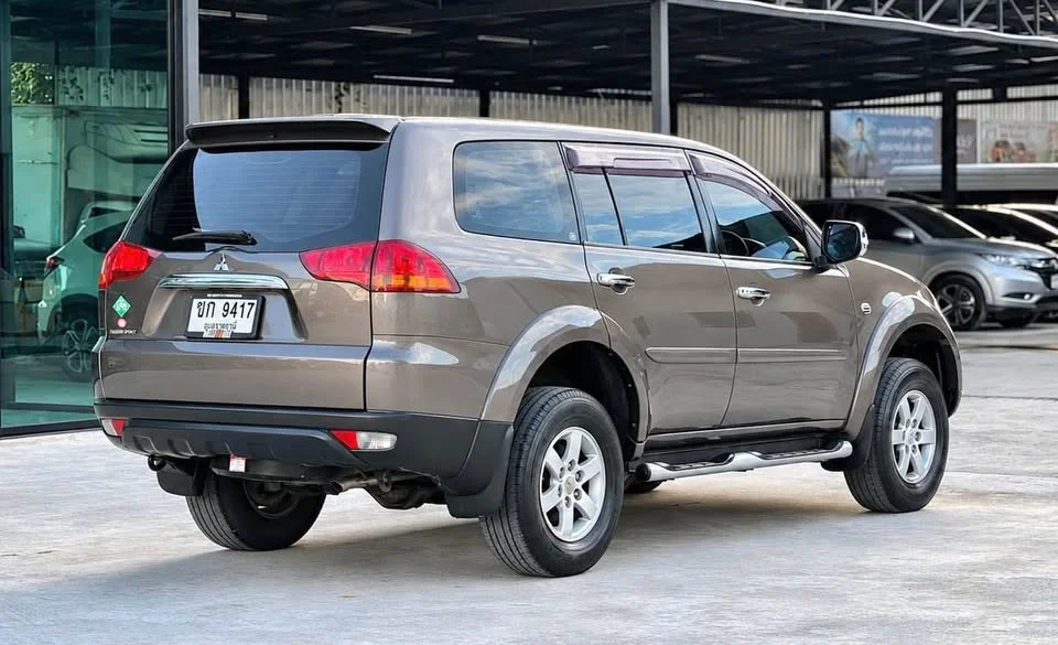 2012 Mitsubishi Pajero Sport II 2