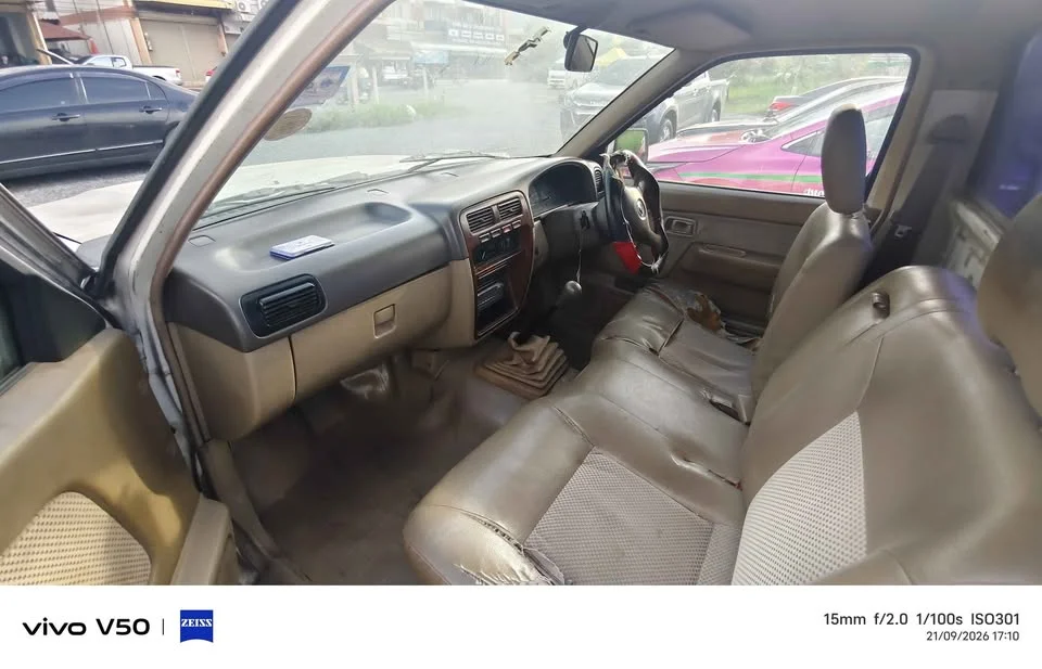 2002 Nissan Frontier I 2