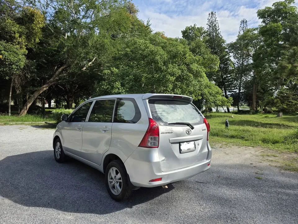 2012 Toyota Avanza II 2