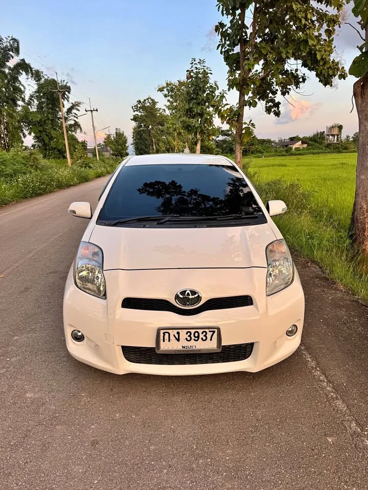 2012 Toyota Yaris II 3