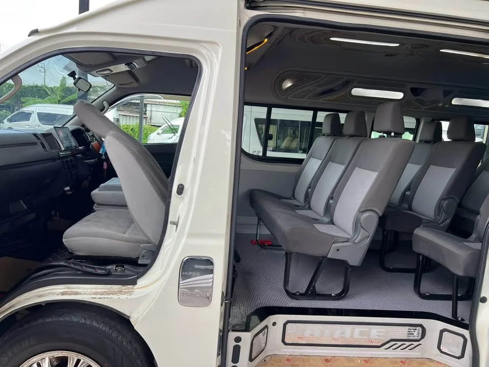 2011 Toyota Commuter V (H200) 2
