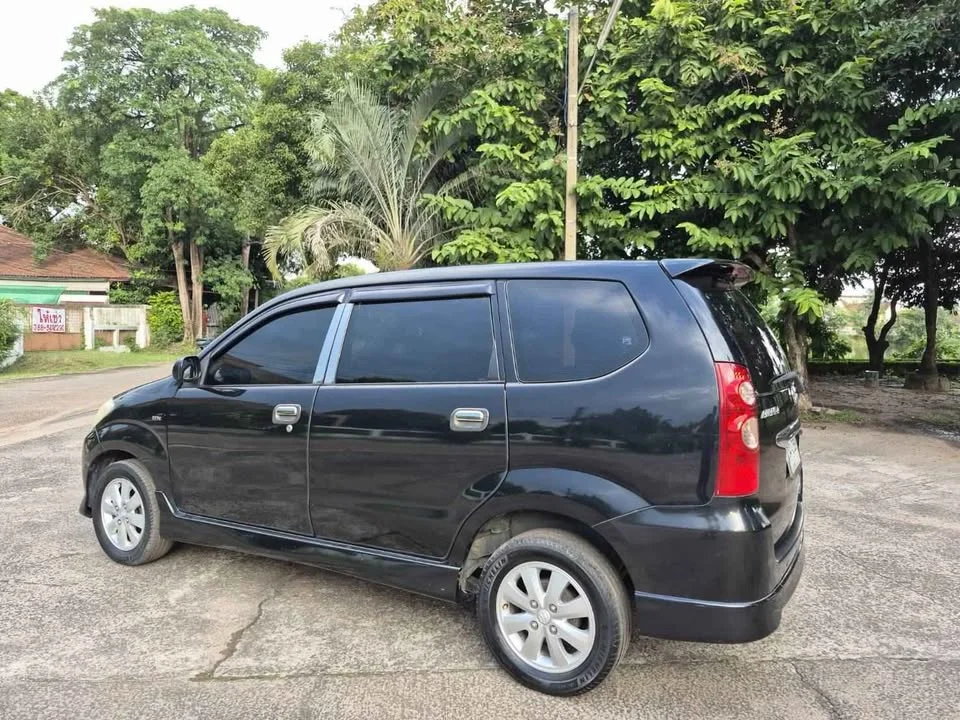 2010 Toyota Avanza I 3