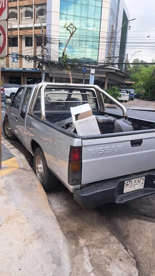 1996 Nissan Big M D21 2