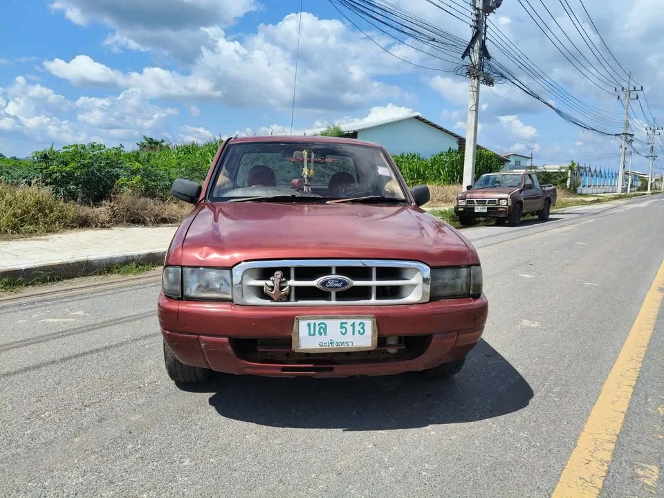 2000 Mazda 2500 Fighter V 2