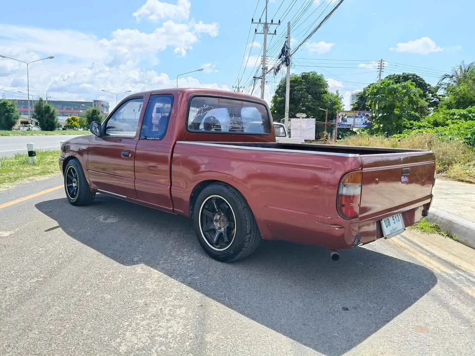 2000 Mazda 2500 Fighter V 3
