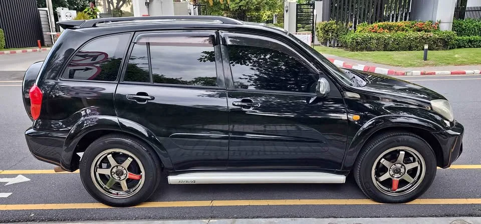 2003 Toyota RAV4 II 2