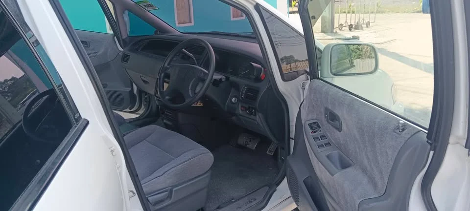 1997 Honda Odyssey I 3