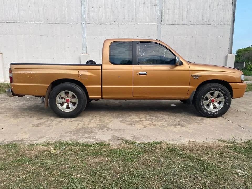 2002 Mazda 2500 Fighter V 2
