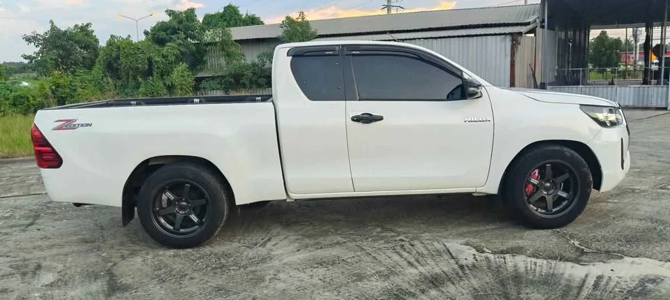 2021 Toyota Hilux VIII 3
