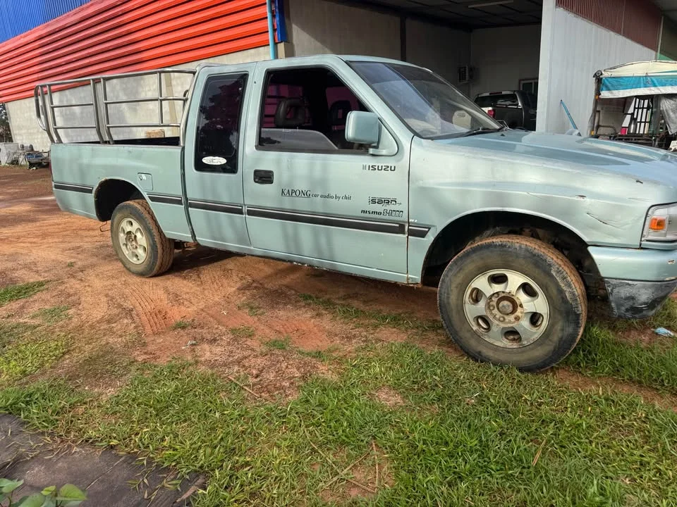 1993 Isuzu TFR III 2