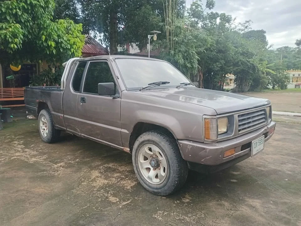 1994 Mitsubishi Triton II 2
