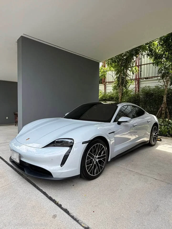 2022 Porsche Taycan 9J1 2