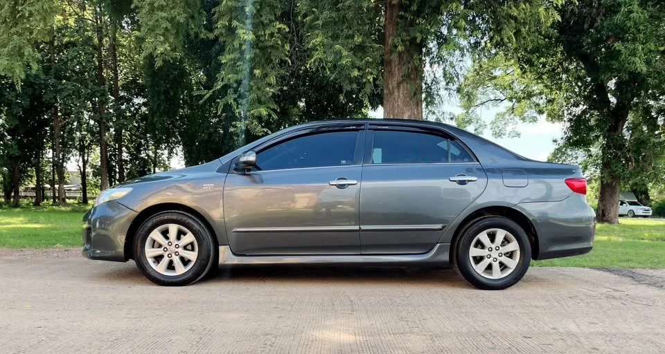 2011 Toyota Corolla Altis X (E140) 2