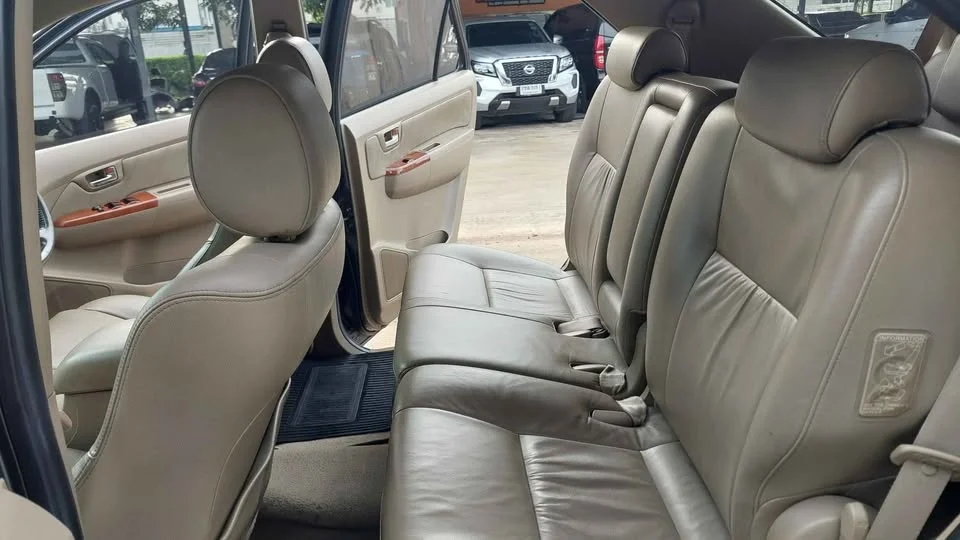 2010 Toyota Fortuner I 2